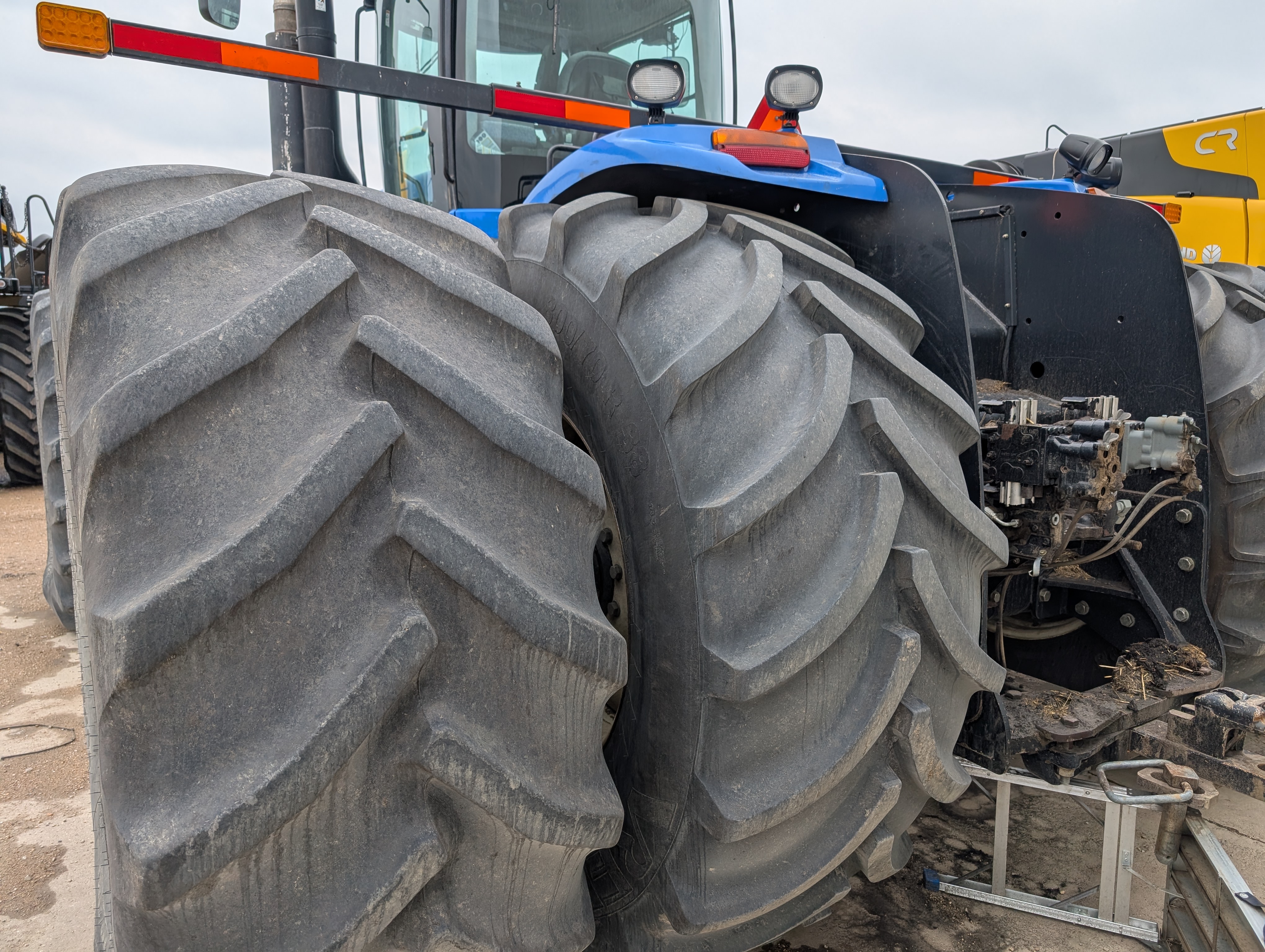 2009 New Holland T9050 Tractor 4WD