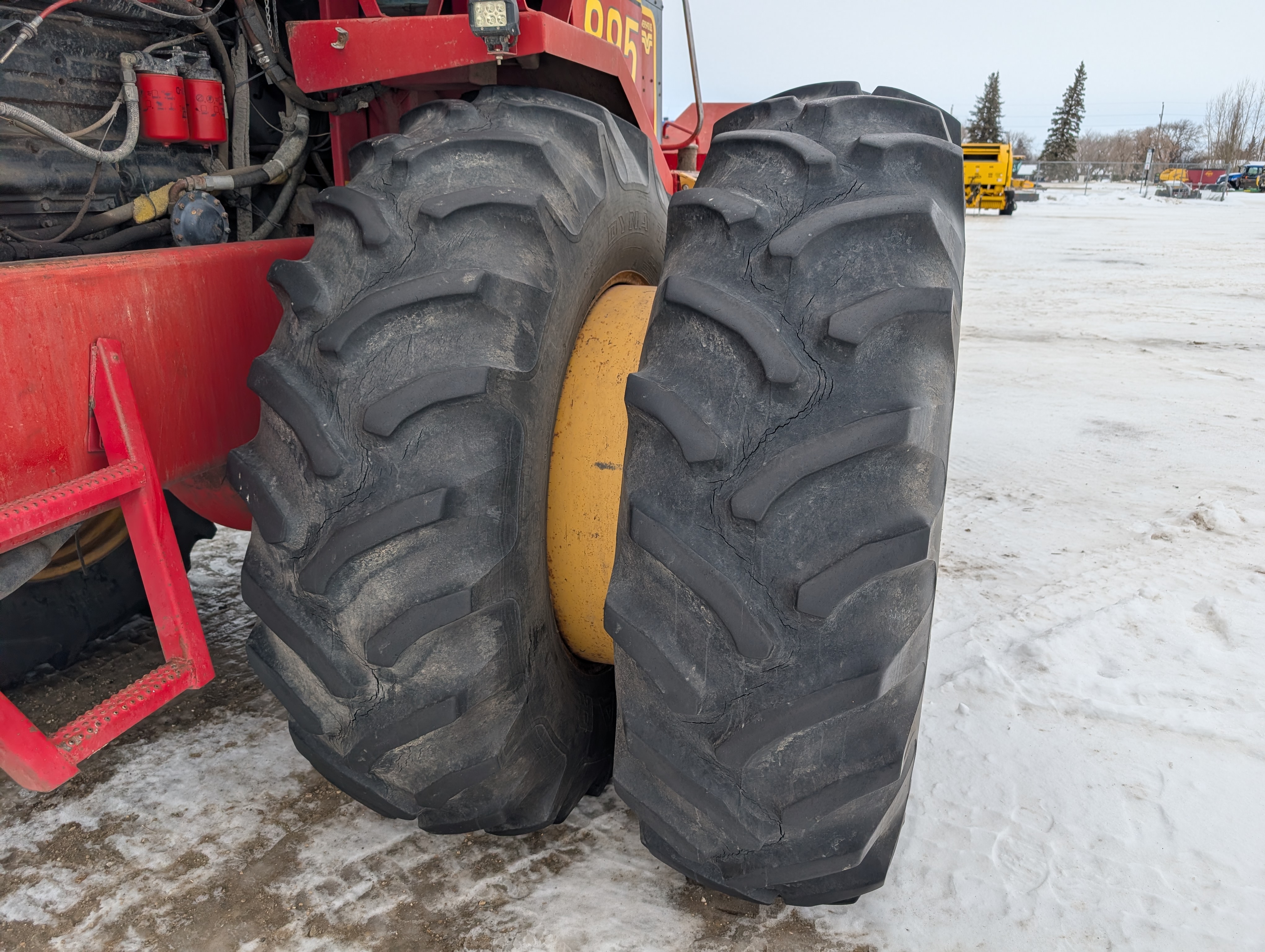 1980 Versatile 895 Tractor 4WD