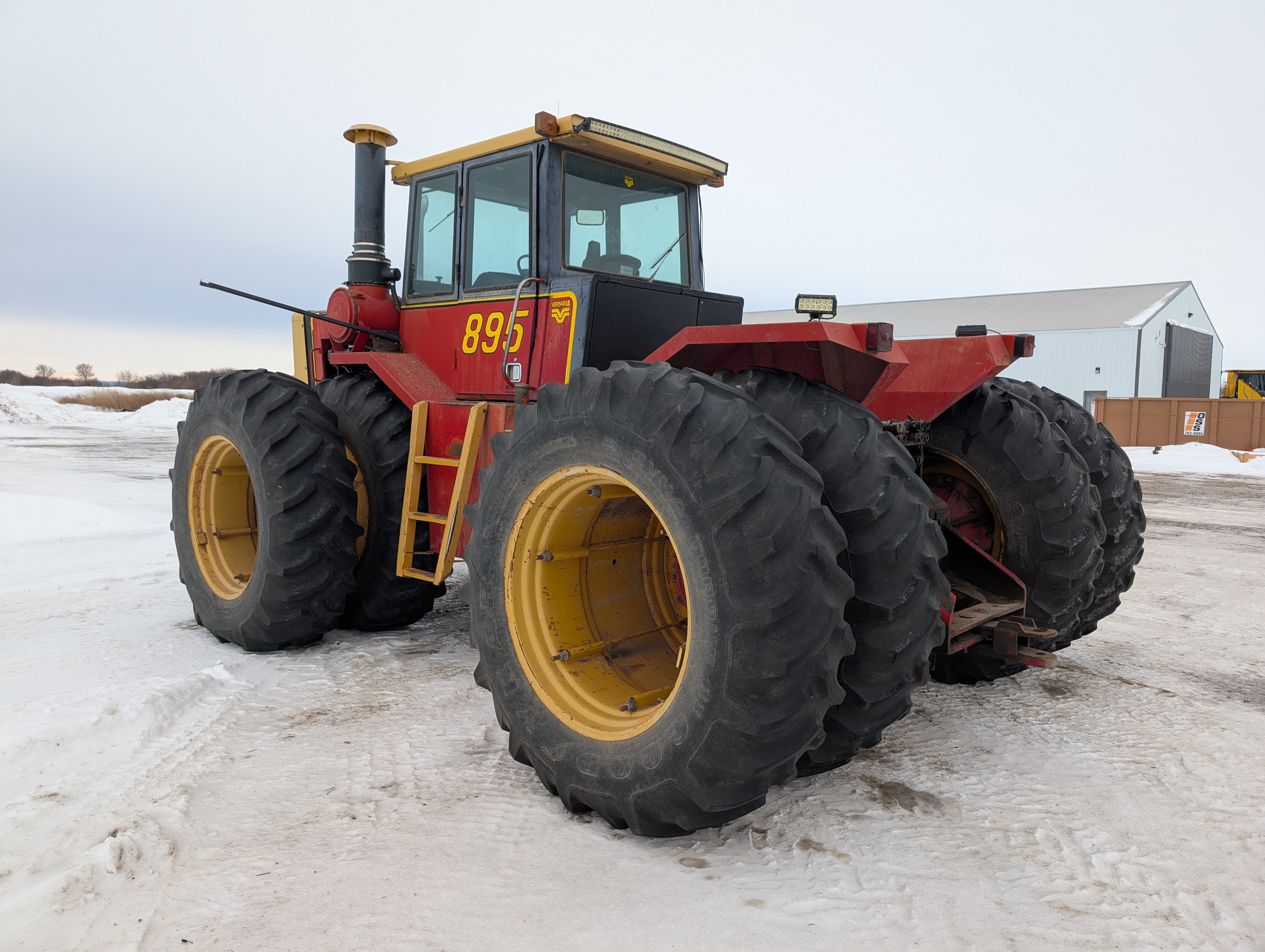 1980 Versatile 895 Tractor 4WD