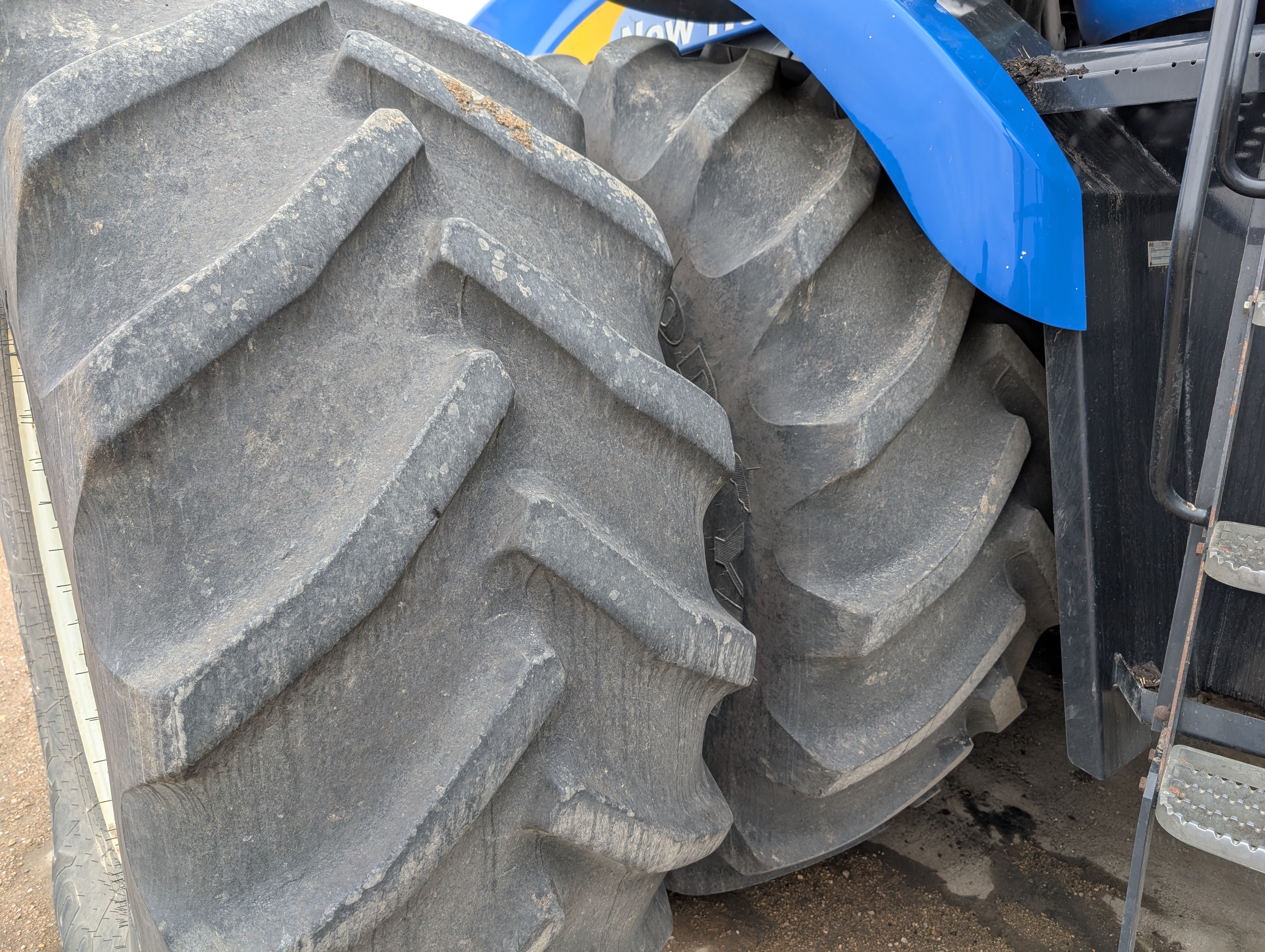 2009 New Holland T9050 Tractor 4WD
