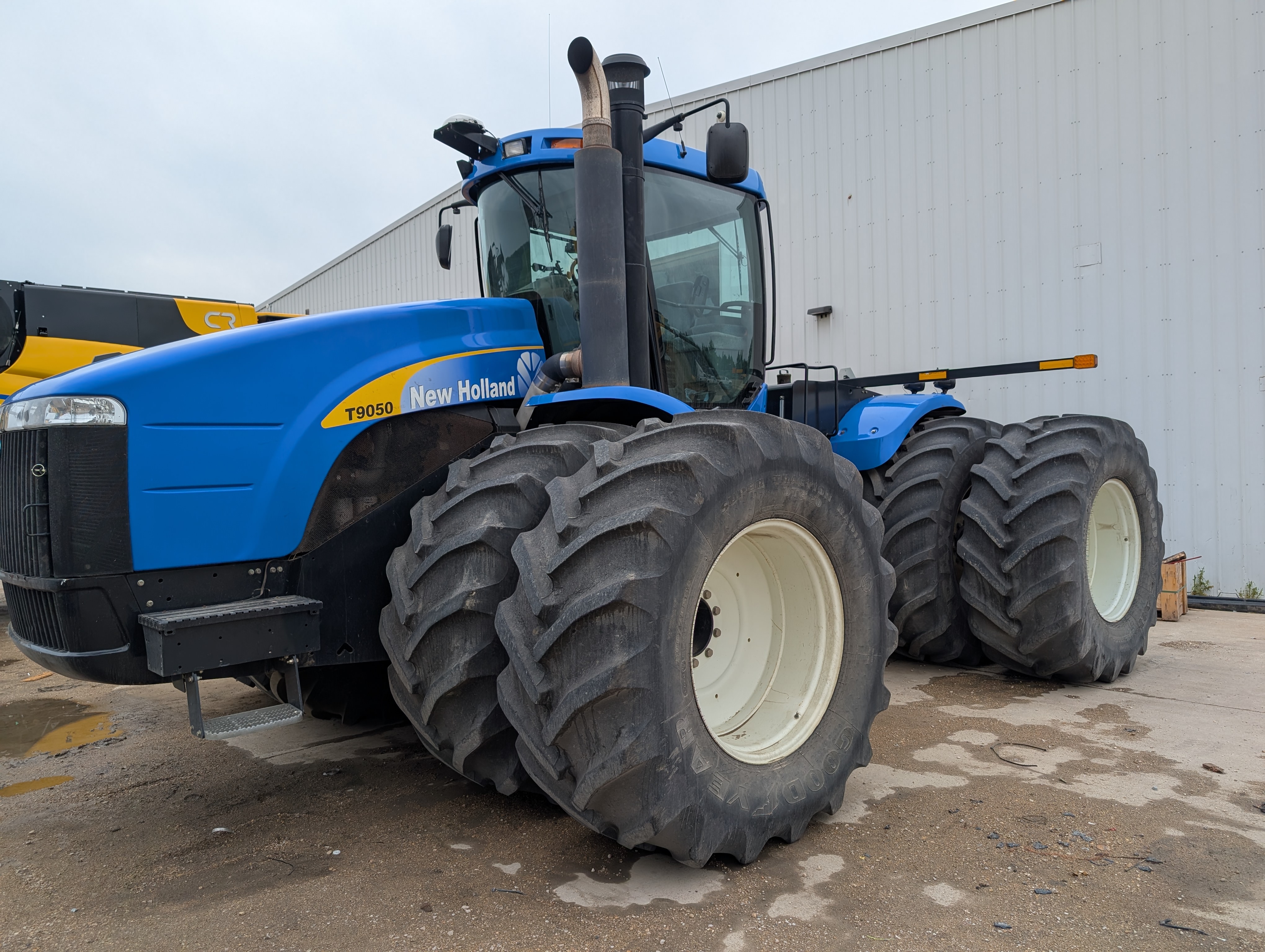 2009 New Holland T9050 Tractor 4WD