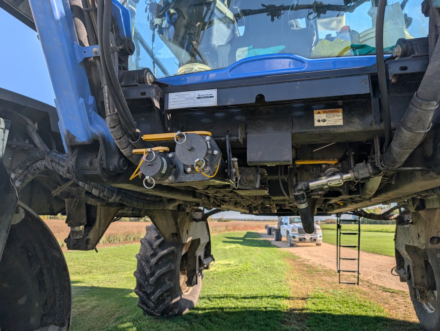 2014 New Holland SP.333F Sprayer/High Clearance