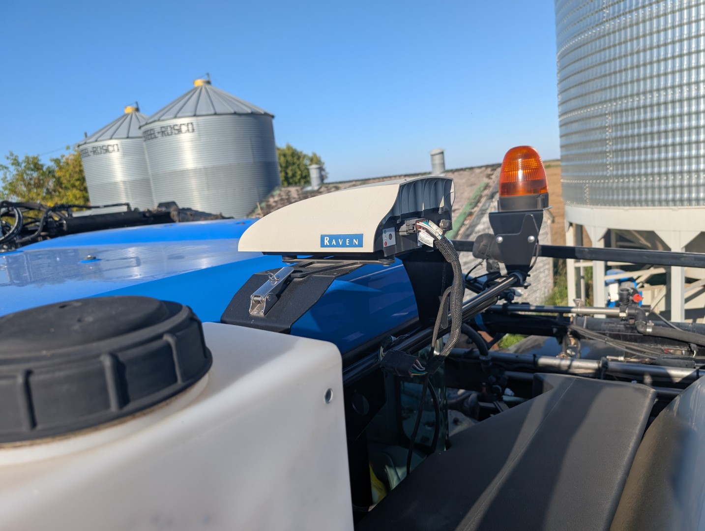 2014 New Holland SP.333F Sprayer/High Clearance