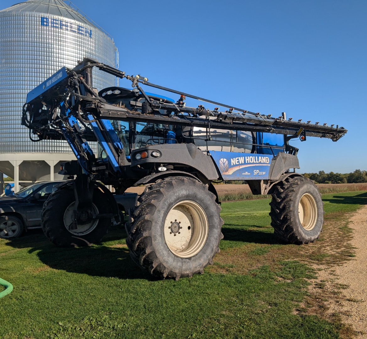 2014 New Holland SP.333F Sprayer/High Clearance