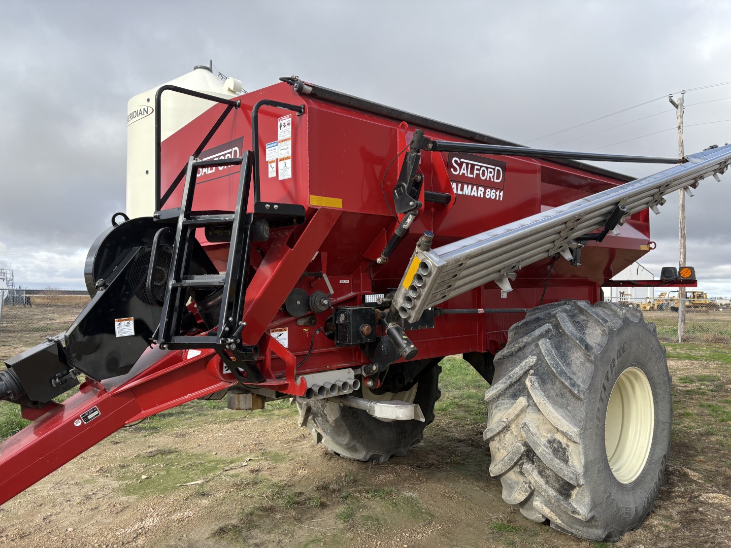 2021 Salford 8611 Fertilizer Spreader