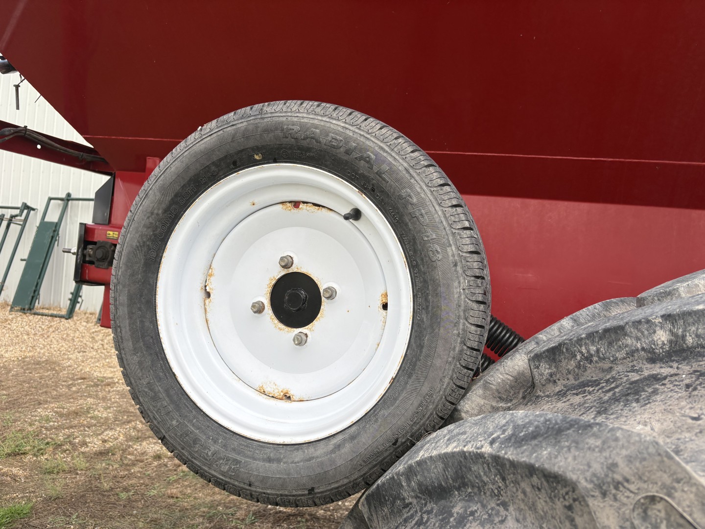 2021 Salford 8611 Fertilizer Spreader