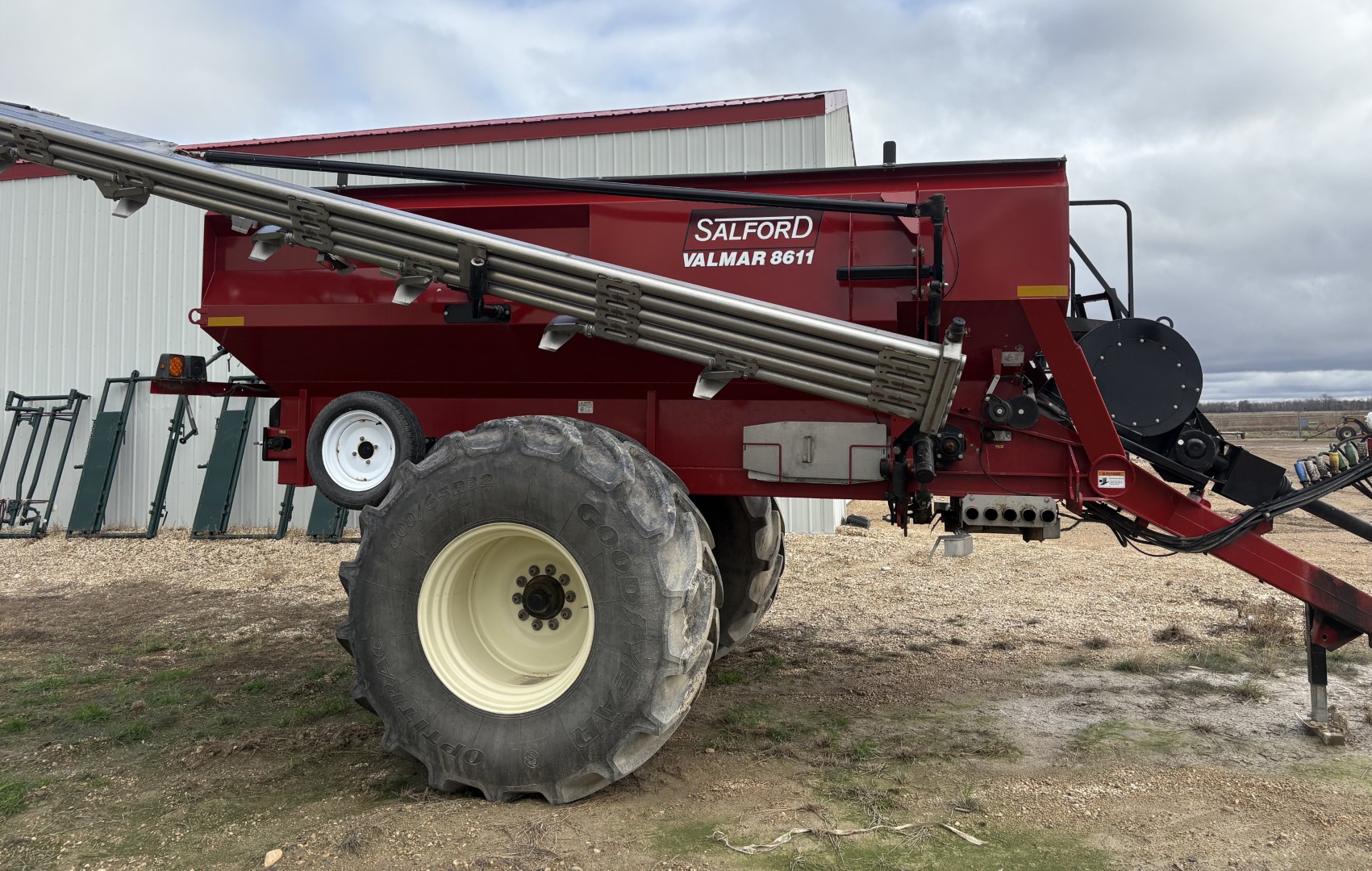 2021 Salford 8611 Fertilizer Spreader