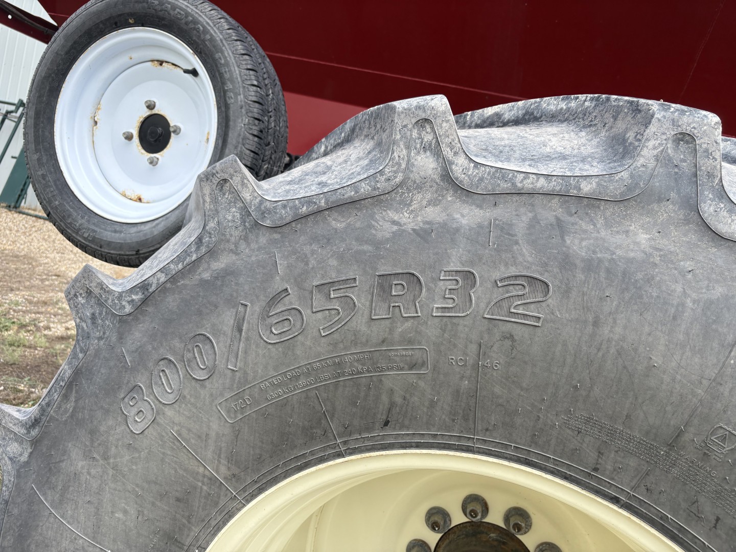 2021 Salford 8611 Fertilizer Spreader