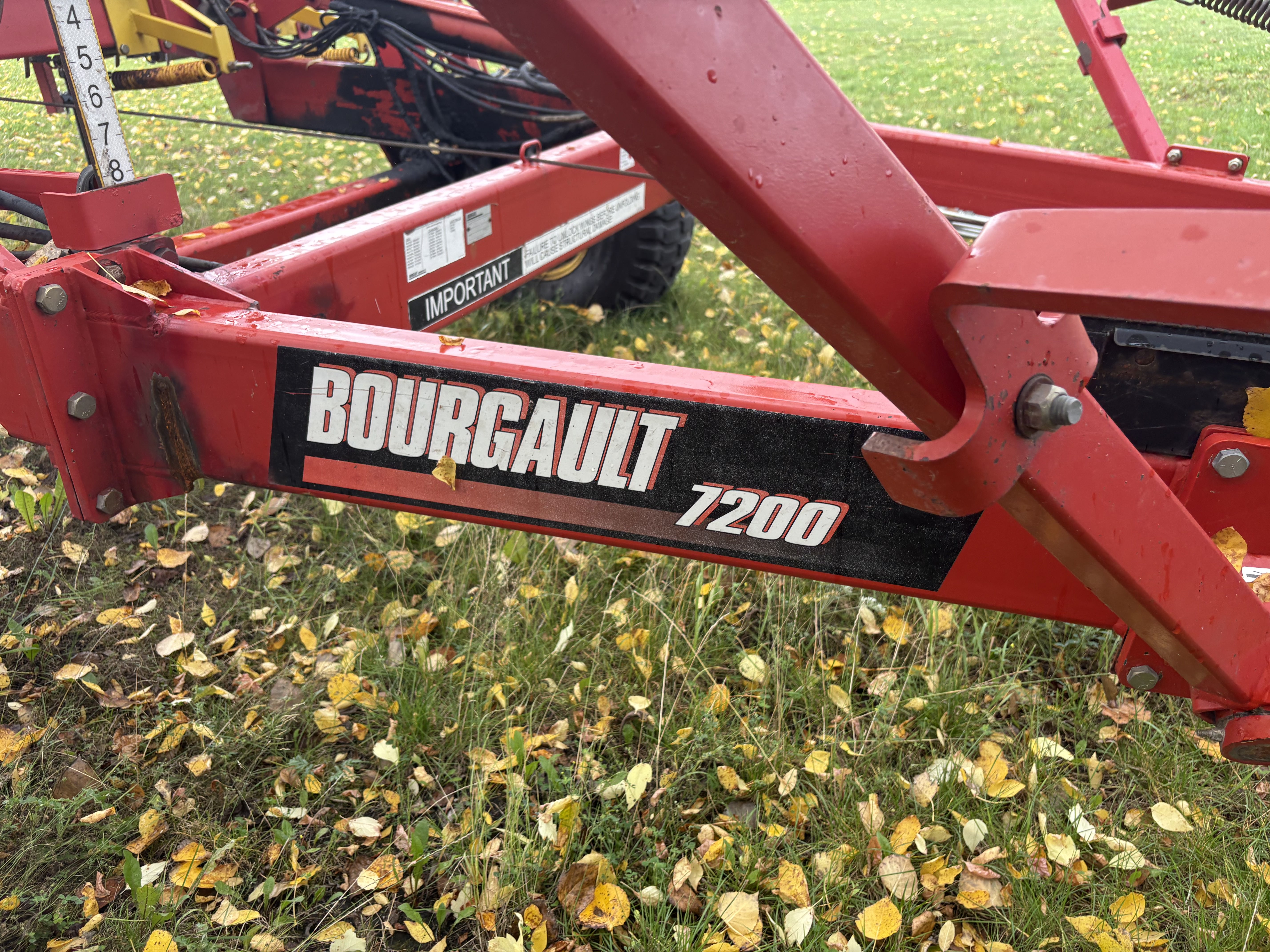 2010 Bourgault 7200 Harrow Heavy