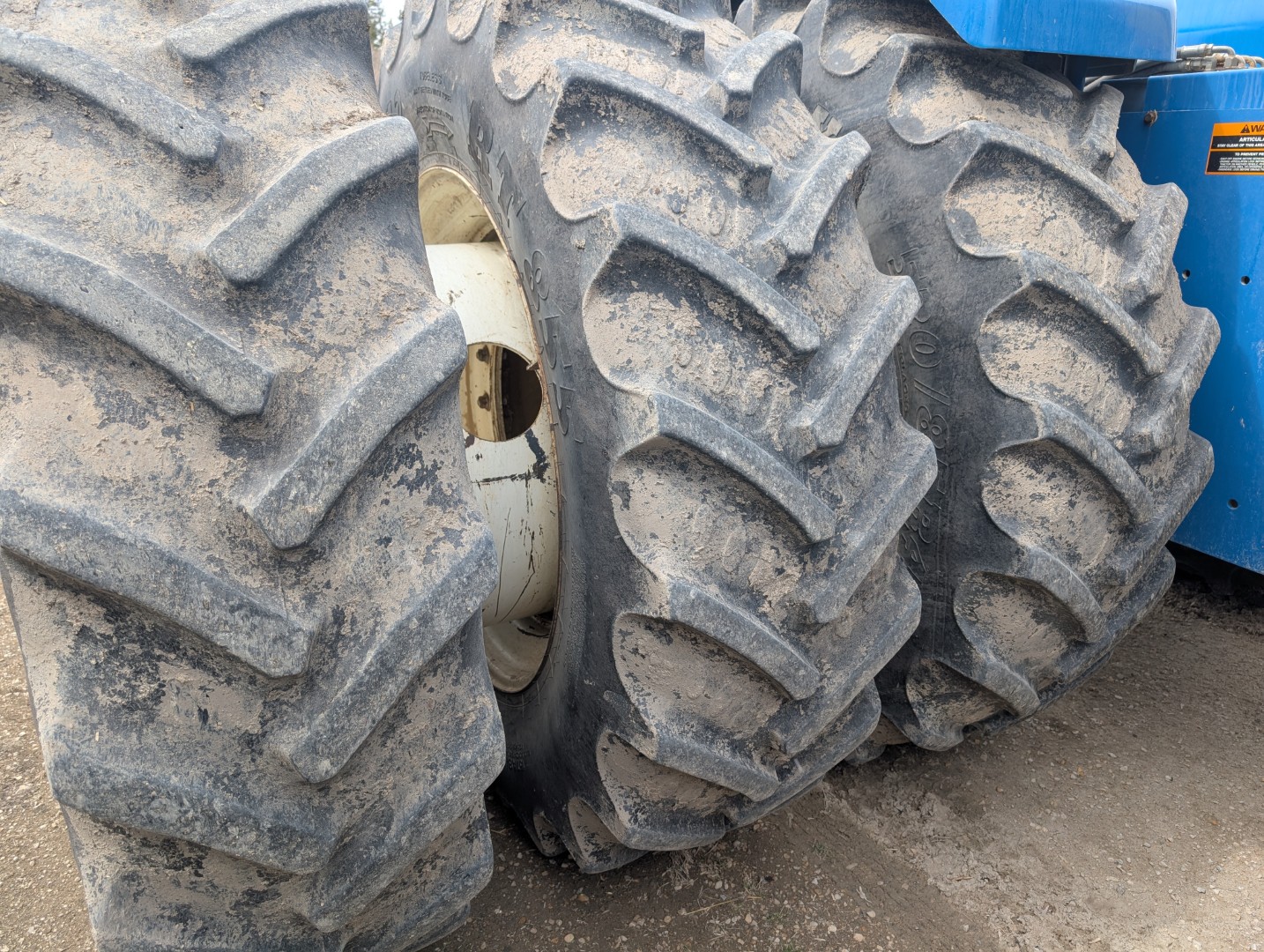 1995 New Holland 9880 Tractor 4WD