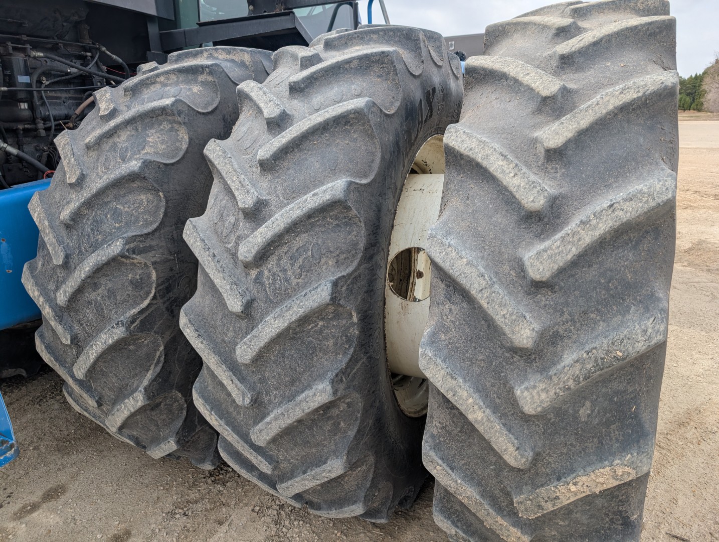 1995 New Holland 9880 Tractor 4WD