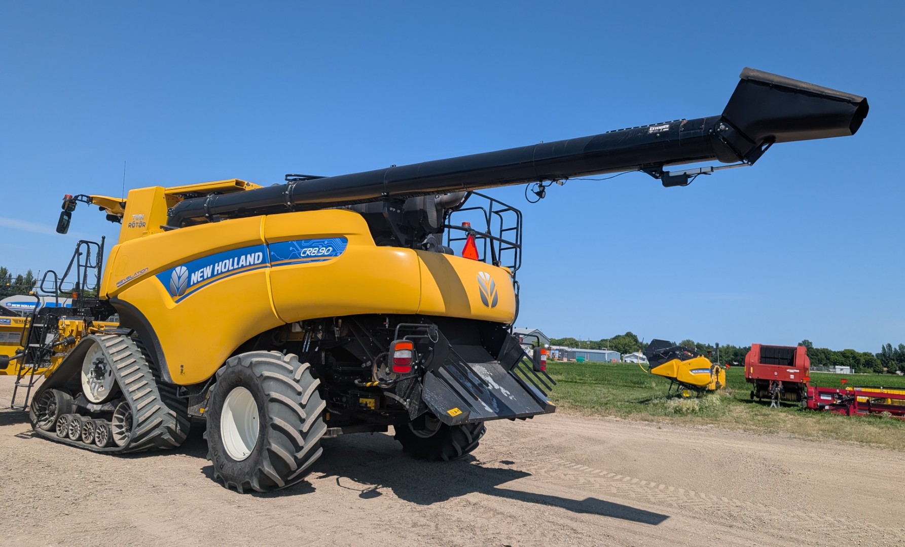 2019 New Holland CR8.90 Combine