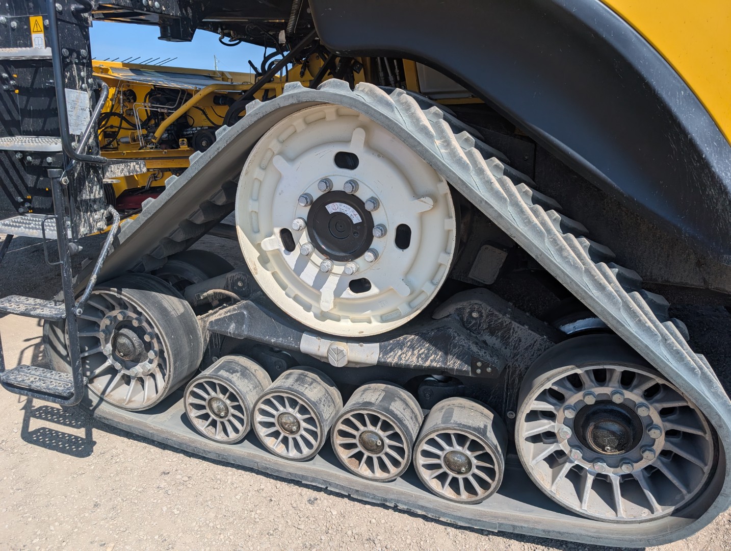2019 New Holland CR8.90 Combine