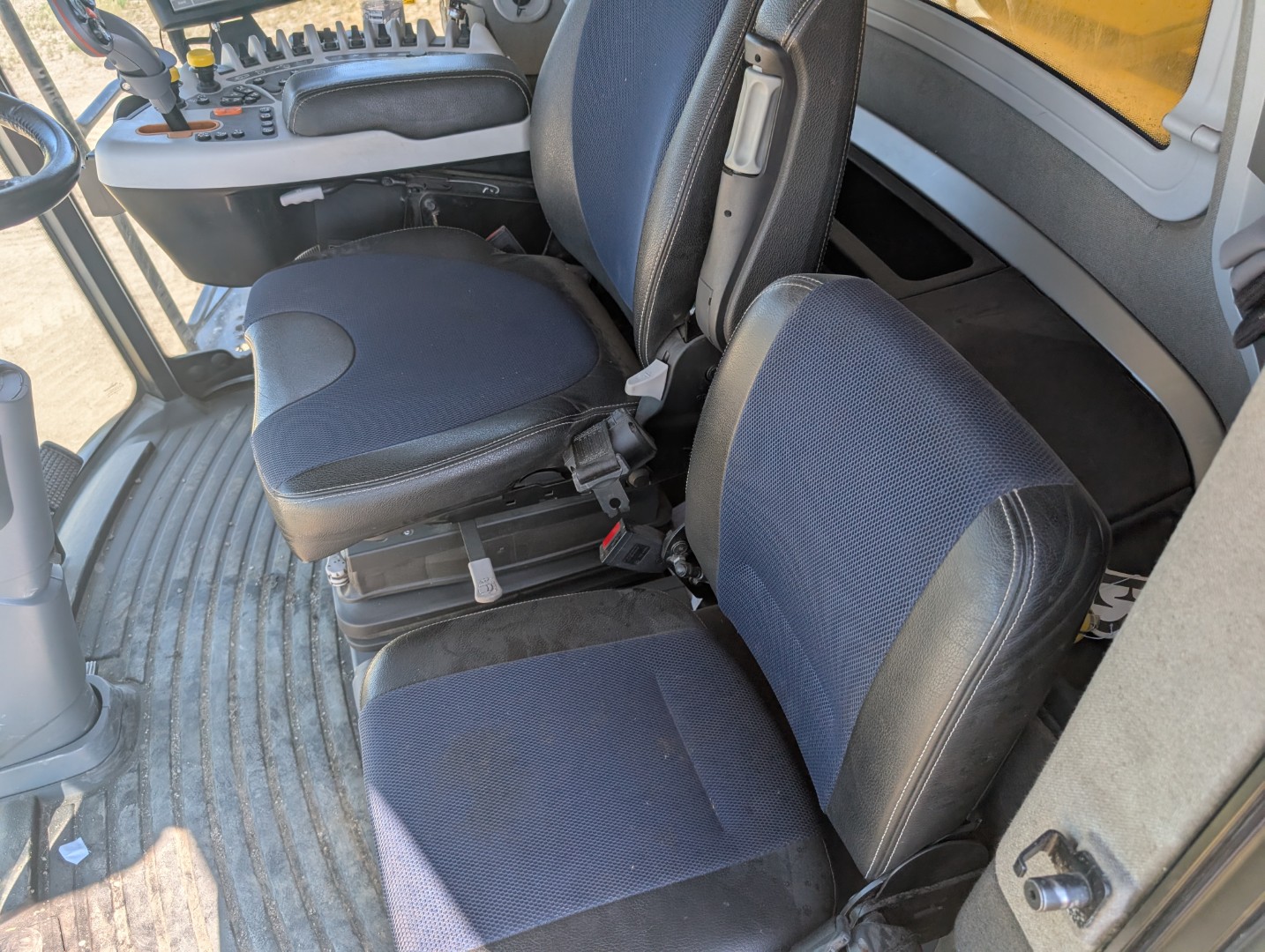 2019 New Holland CR8.90 Combine