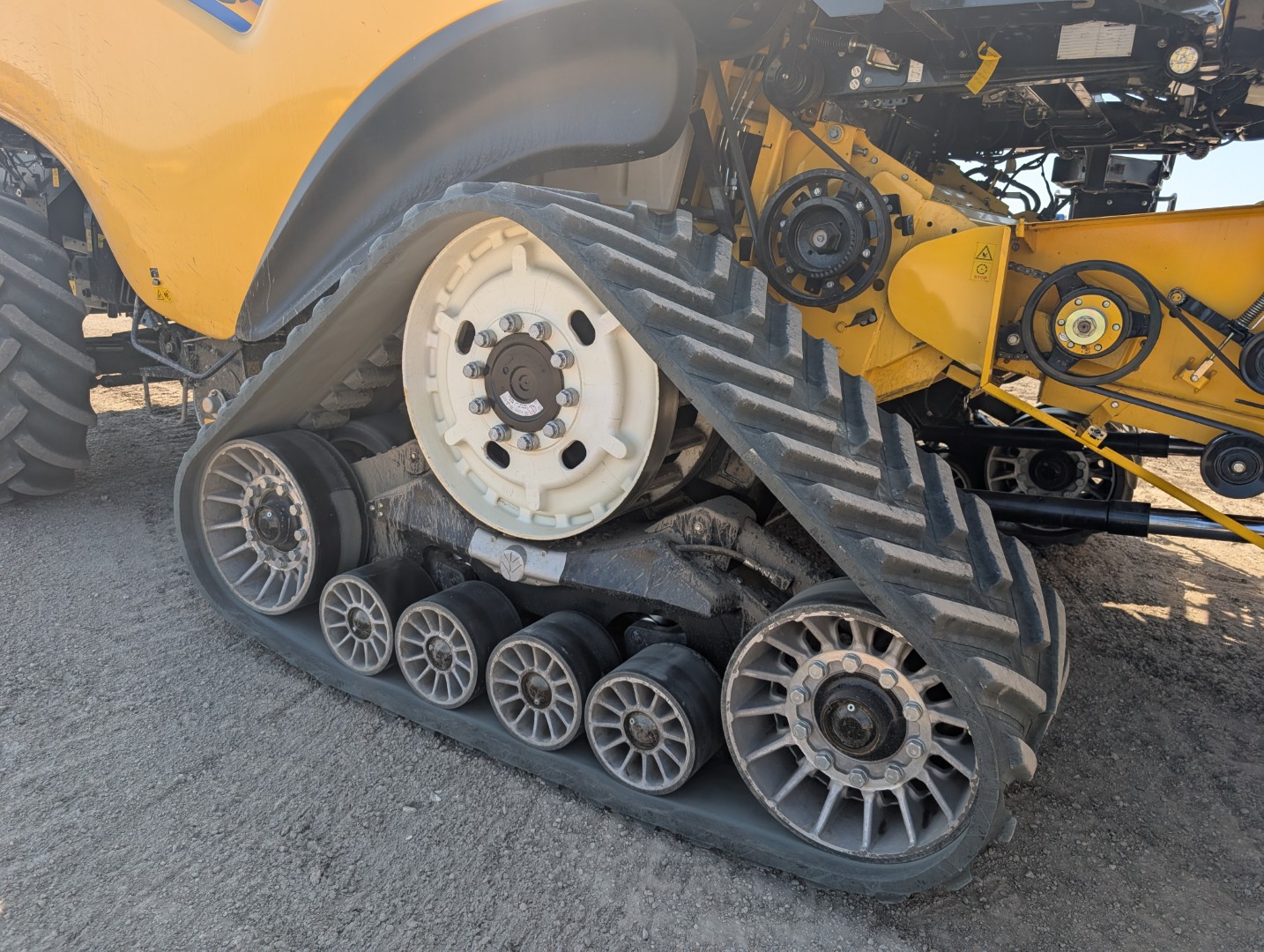 2019 New Holland CR8.90 Combine