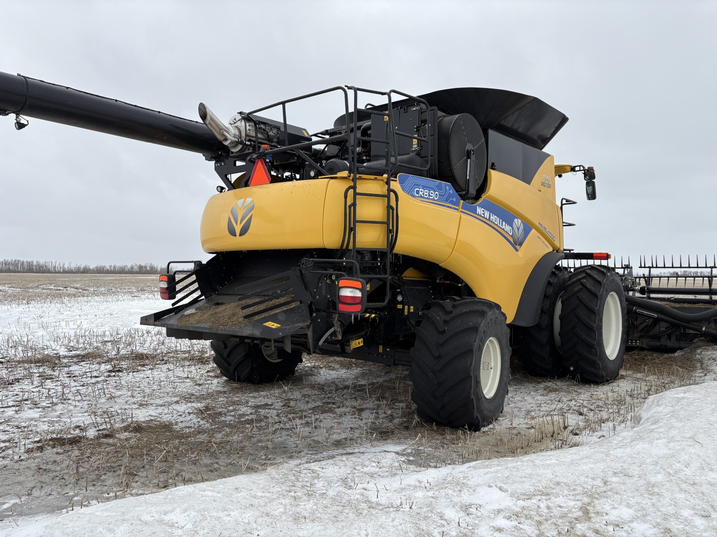 2023 New Holland CR8.90Z Combine