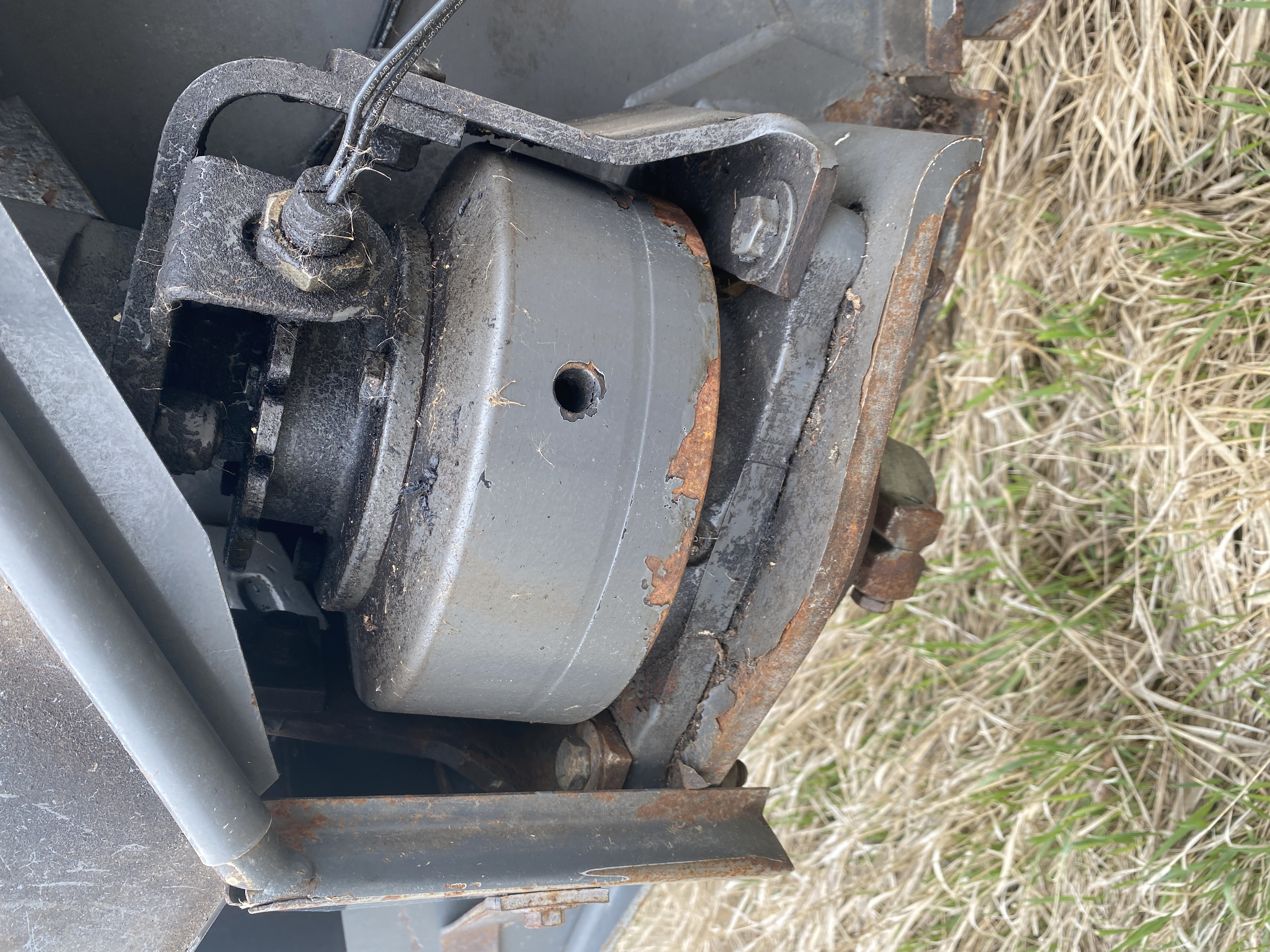 2011 Massey Ferguson MF9430 Swather