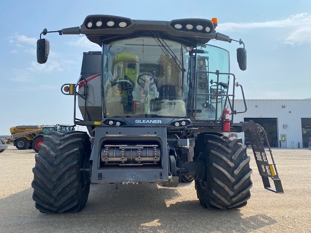 2017 AGCO Gleaner S96 Combine