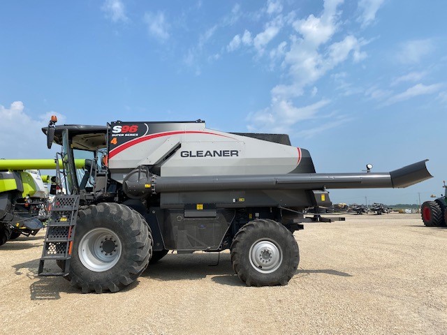 2017 AGCO Gleaner S96 Combine