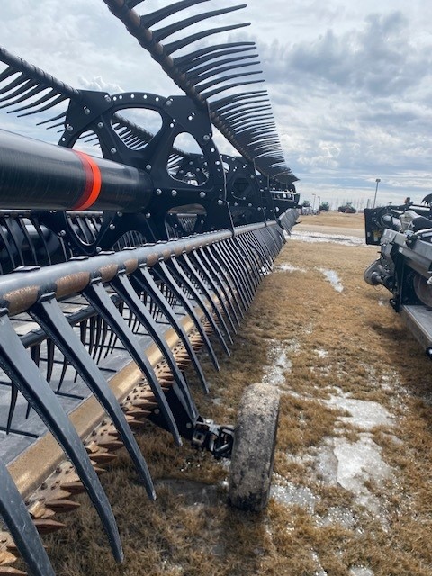 2018 MacDon FD140 LEXION Header Combine