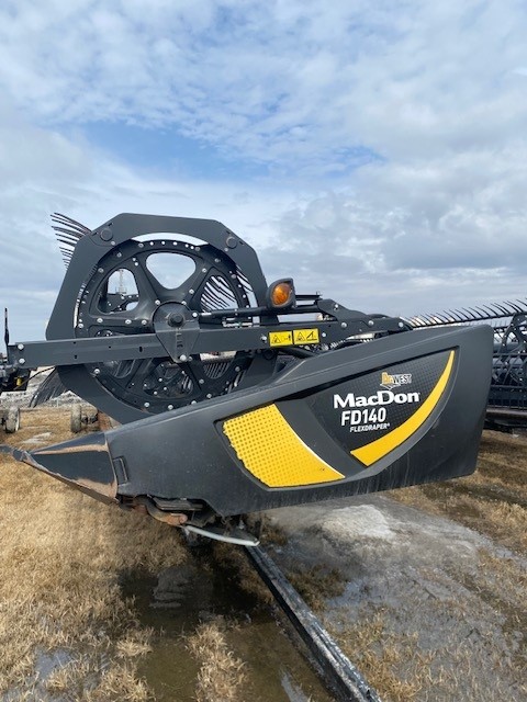 2018 MacDon FD140 LEXION Header Combine