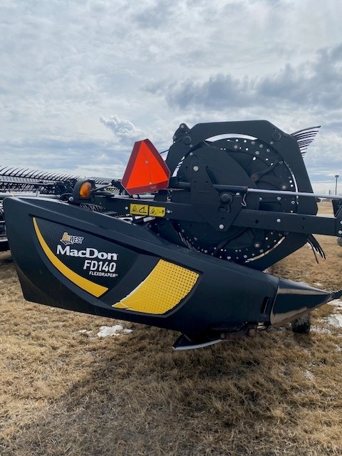 2018 MacDon FD140 LEXION Header Combine
