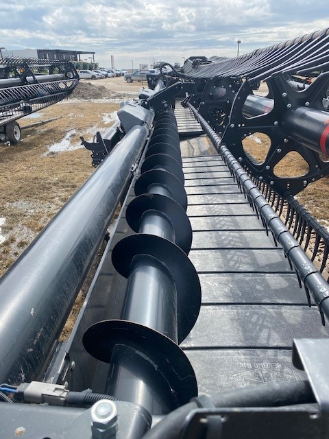 2018 MacDon FD140 LEXION Header Combine