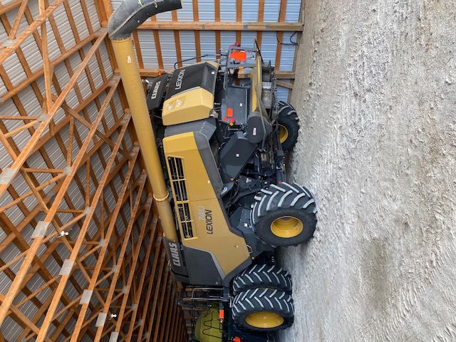 2019 CLAAS 740 Combine