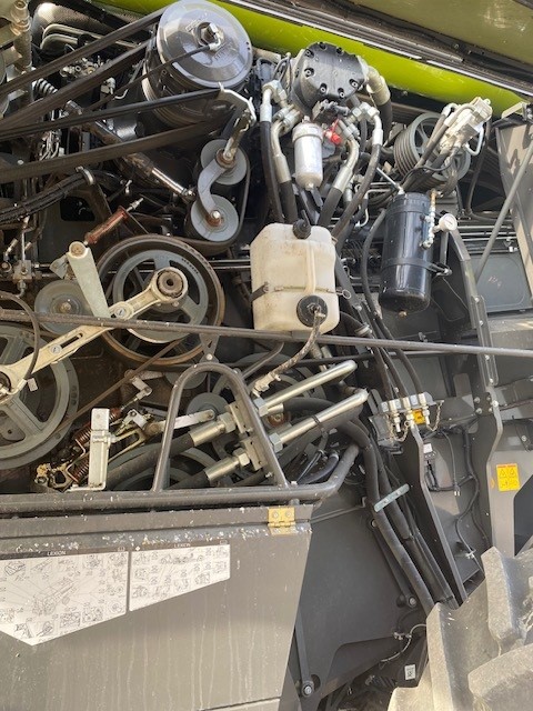 2022 CLAAS 8700TT Small Grains Combine