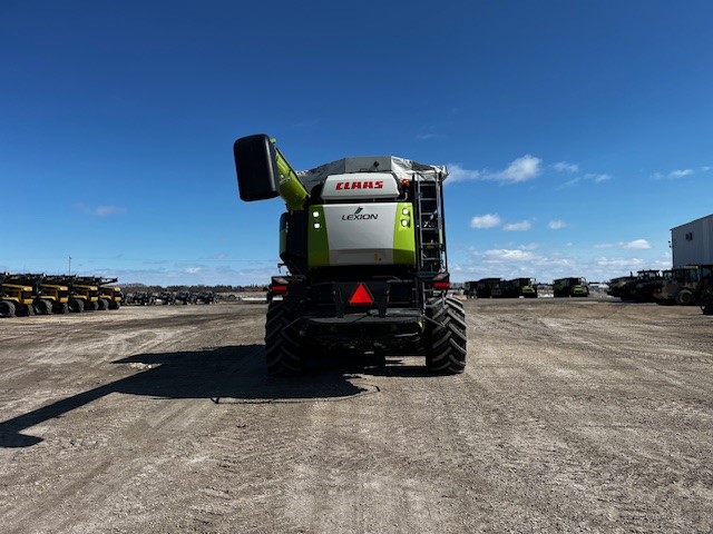 2022 CLAAS 8700TT Combine