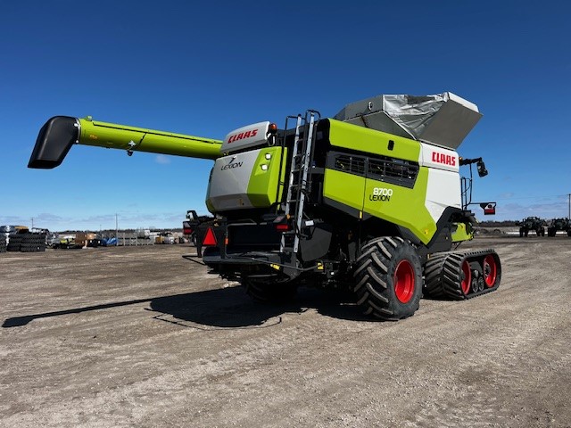 2022 CLAAS 8700TT Combine