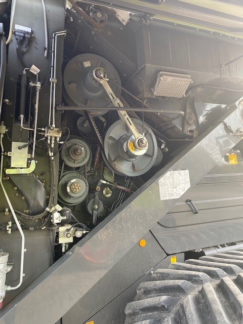 2022 CLAAS 8700TT Small Grains Combine