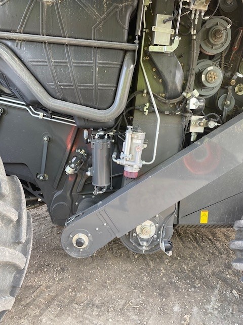 2022 CLAAS 8700TT Small Grains Combine