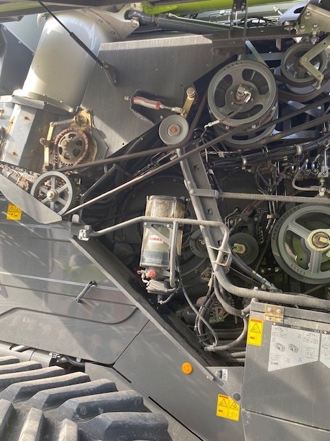 2022 CLAAS 8700TT Small Grains Combine