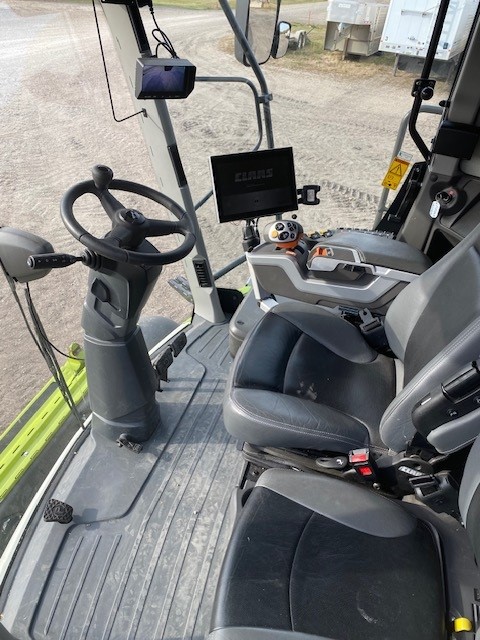 2022 CLAAS 8700TT Small Grains Combine