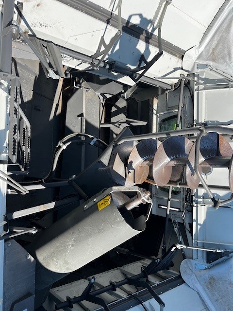 2022 CLAAS 8700TT Combine