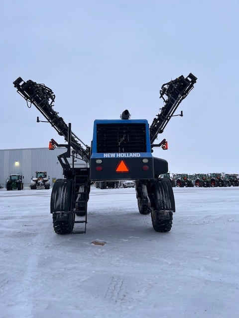 2014 New Holland SP.365F Sprayer/High Clearance