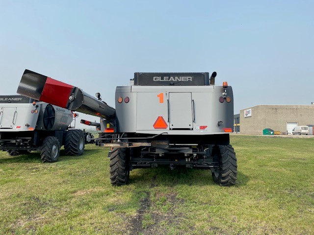 2022 Gleaner GLS97 Combine