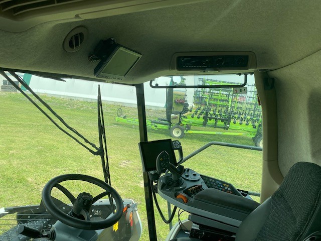 2022 Gleaner GLS97 Combine