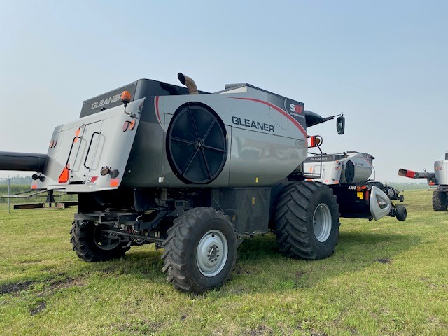 2022 Gleaner GLS97 Combine