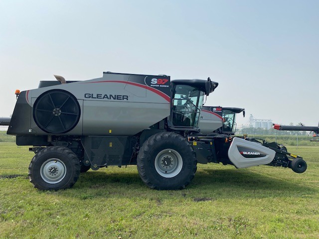2022 Gleaner GLS97 Combine