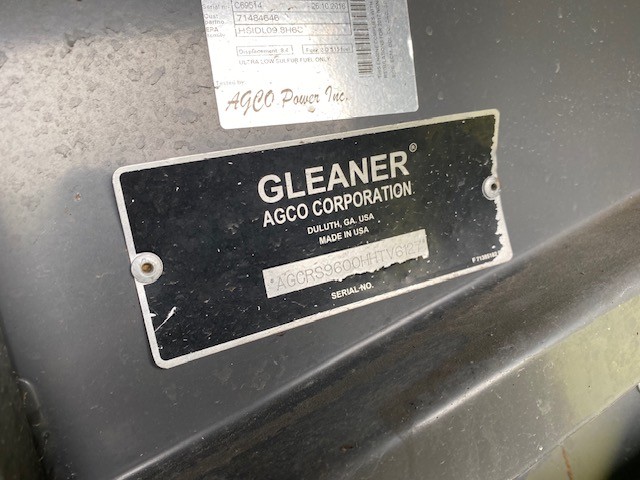 2017 Gleaner GLS96 Combine