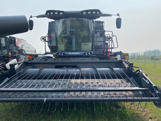 2017 Gleaner GLS96 Combine