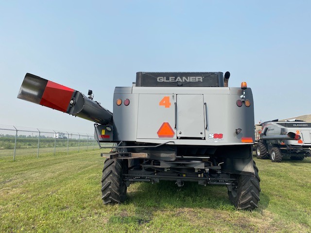 2017 Gleaner GLS96 Combine