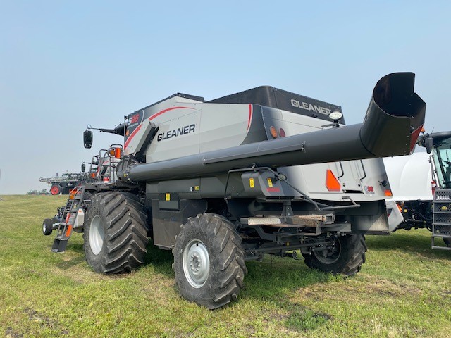 2017 Gleaner GLS96 Combine