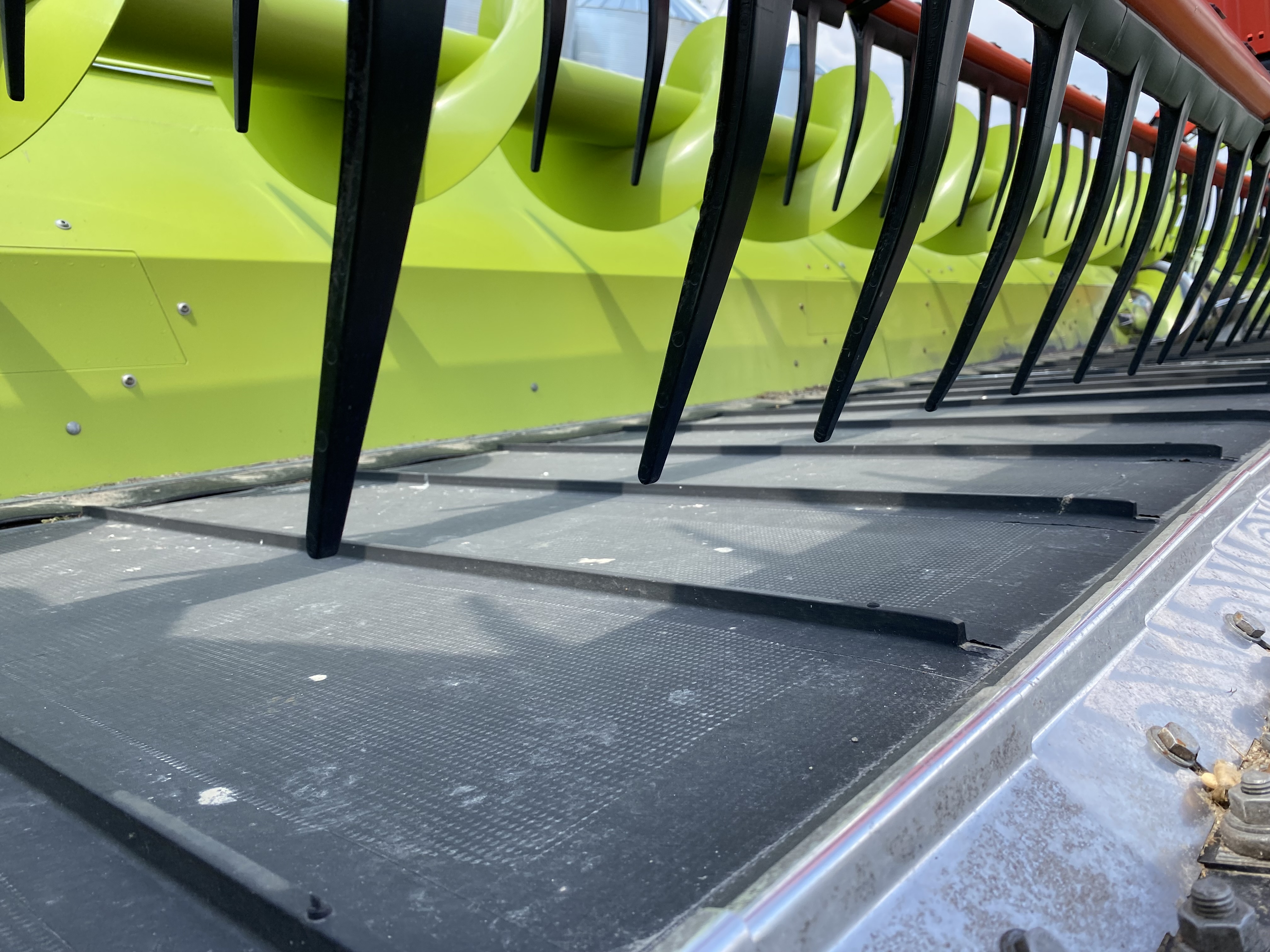 2022 CLAAS Convio Flex 1380 Header Combine