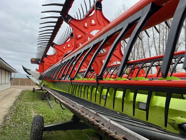 2022 CLAAS Convio Flex 1230 Header Combine