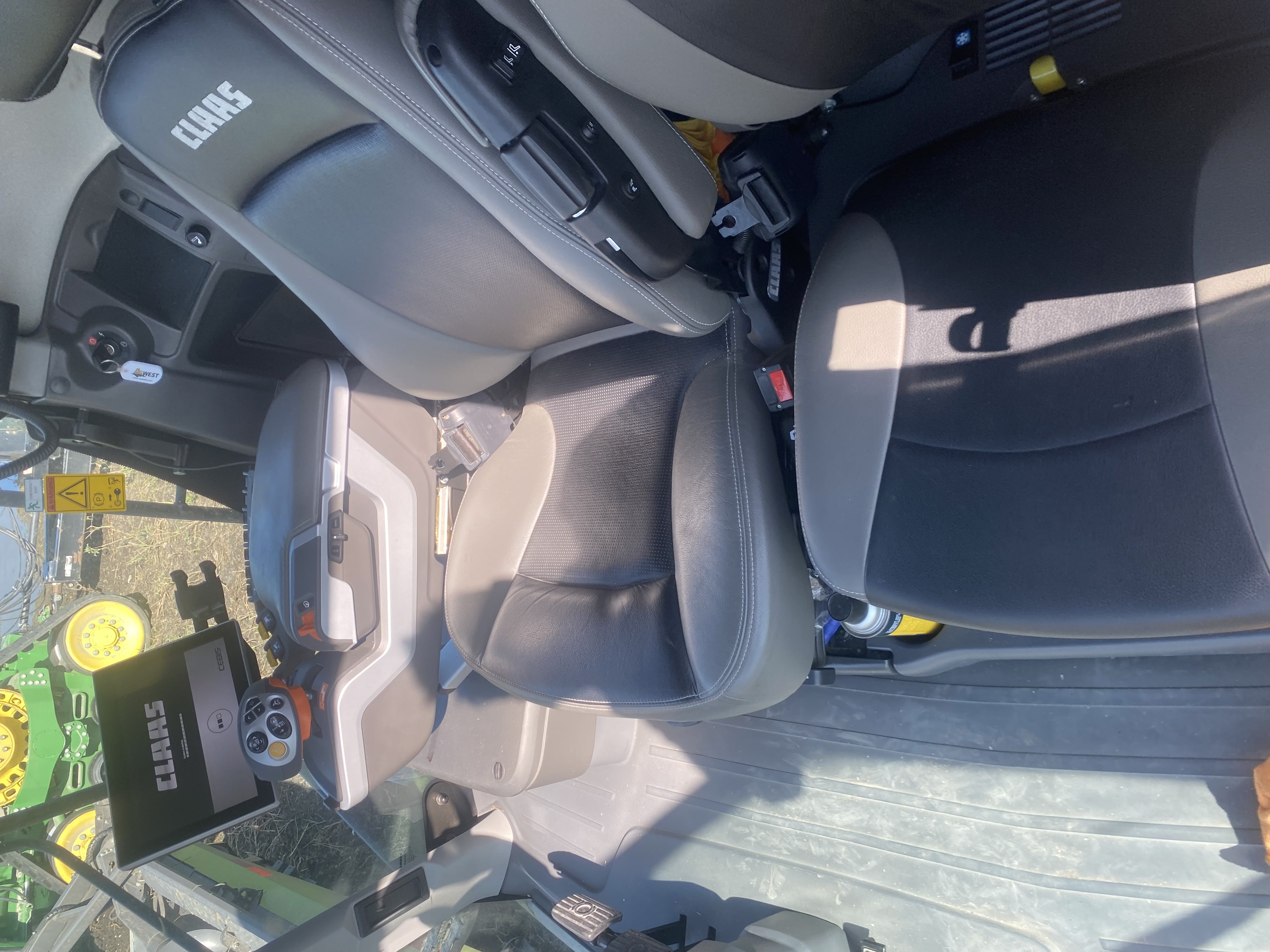 2023 CLAAS 6800 Combine