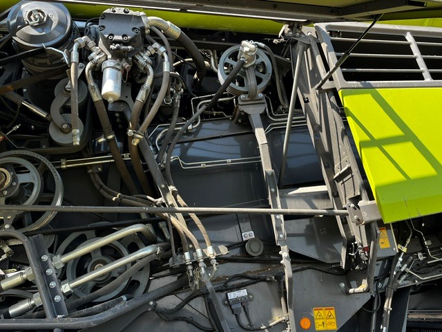 2022 CLAAS 6800TT Combine