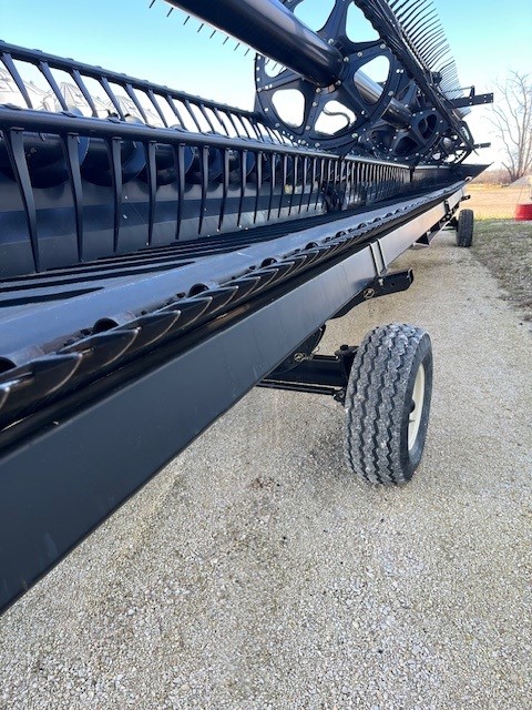 2016 MacDon FD75-45 Header Combine